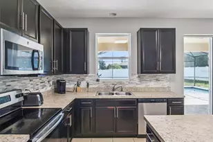 2566 Limerick Cir, Grand Island, FL 32735 - Photo 7