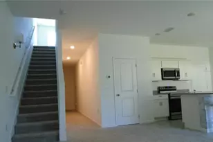 1991 Hemingway Cir, Groveland, FL 34736 - Photo 11