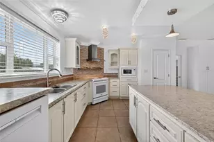 1115 Elkhart Cir, Tavares, FL 32778 - Photo 21