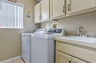 4949 Sawgrass Lake Cir, Leesburg, FL 34748 - Photo 37