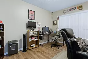 4949 Sawgrass Lake Cir, Leesburg, FL 34748 - Photo 21