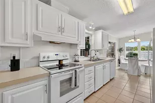 9650 SE 165th Ln, Summerfield, FL 34491 - Photo 9