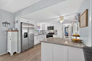 2718 Vindale Rd, Tavares, FL 32778 - Photo 11