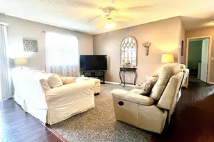 1649 Campos Dr, The Villages, FL 32162 - Photo 5