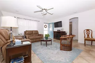 1737 Lauren Ln, Lady Lake, FL 32159 - Photo 3