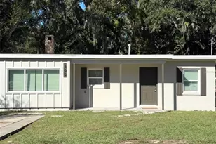 305 N Moss St, Leesburg, FL 34748 - Photo 1