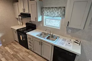 6770 NE 100th Ct, Bronson, FL 32621 - Photo 9