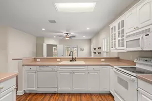 37 Townhill Dr, Eustis, FL 32726 - Photo 7