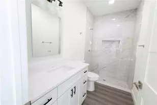 2381 Cr 423, Lake Panasoffkee, FL 33538 - Photo 9