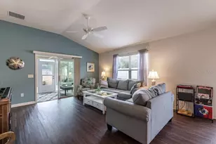 852 Sapphire Pl, The Villages, FL 32163 - Photo 9