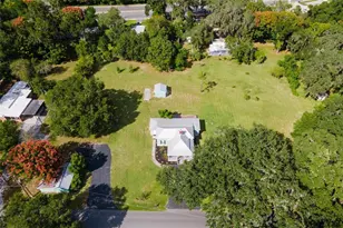 229 W McClendon St, Lady Lake, FL 32159 - Photo 33