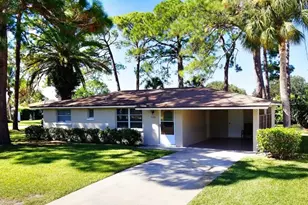 516 Villas Dr, Venice, FL 34285 - Photo 1