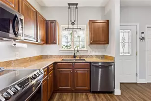 1130 Avenida De Las Casas, Lady Lake, FL 32159 - Photo 9