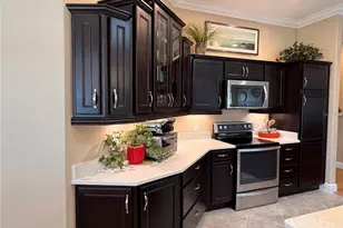 1092 Incorvaia Wy, The Villages, FL 32163 - Photo 5