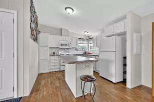 11634 Hickory Ln, Tavares, FL 32778 - Photo 7