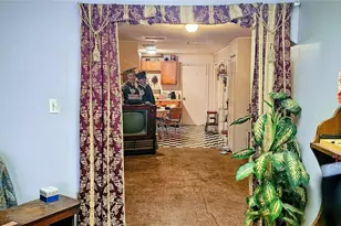 372 W Collins St, Umatilla, FL 32784 - Photo 9