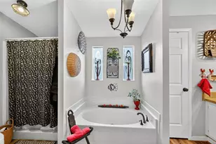 1715 Lilly Ln, Lady Lake, FL 32159 - Photo 9