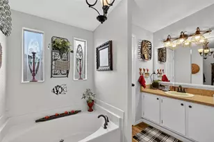 1715 Lilly Ln, Lady Lake, FL 32159 - Photo 7