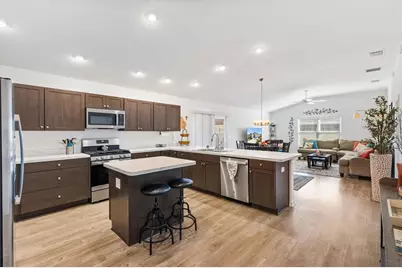 6899 Pam Place, The Villages, FL 34762 - Photo 5