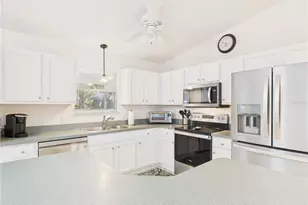 2517 Privada Dr, The Villages, FL 32162 - Photo 5