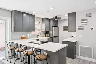 809 Alvarado Pl, The Villages, FL 32159 - Photo 3