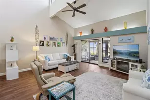 2225 Cypress Ct, Tavares, FL 32778 - Photo 9