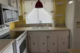 212 Paradise S, Leesburg, FL 34788 - Photo 5