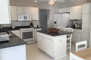 890 Haynesville Way, The Villages, FL 32162 - Photo 5