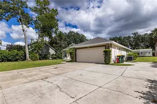 114 Wingfield Dr, Umatilla, FL 32784 - Photo 9