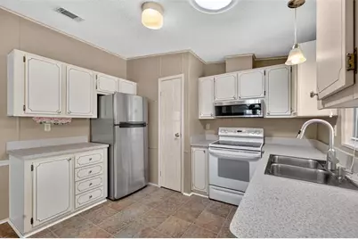 622 Jennifer Drive, The Villages, FL 32159 - Photo 3