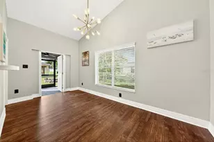 913 Powell St, Wildwood, FL 34785 - Photo 9