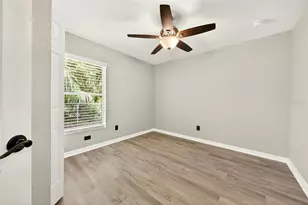 913 Powell St, Wildwood, FL 34785 - Photo 15