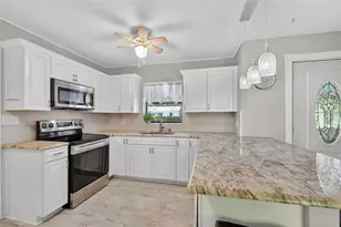 502 Gray Ave, Wildwood, FL 34785 - Photo 9