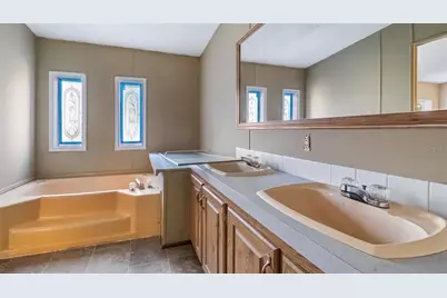 23158 E Loop Road, Groveland, FL 34736 - Photo 11