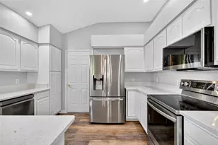 511 Loma Paseo Dr, The Villages, FL 32159 - Photo 9