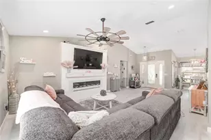 800 Crestview Cir N, Wildwood, FL 34785 - Photo 15