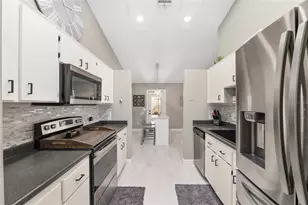 800 Crestview Cir N, Wildwood, FL 34785 - Photo 27