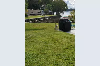 1074 Front Street #51, Welaka, FL 32193 - Photo 11