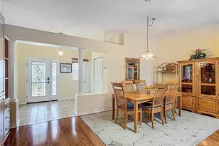 208 Desota Ct, Lady Lake, FL 32159 - Photo 5