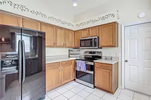 208 Desota Ct, Lady Lake, FL 32159 - Photo 11