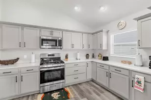 6957 Minchew Cir, The Villages, FL 34762 - Photo 13