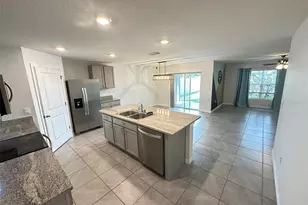 8557 Triumph Cir, Wildwood, FL 34785 - Photo 3