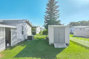 1359 Windsor St, Tavares, FL 32778 - Photo 29