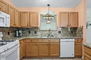 9671 SE 168th Maplesong Ln, The Villages, FL 32162 - Photo 11