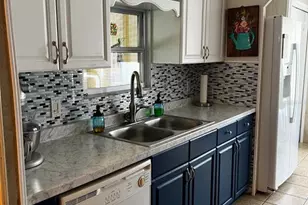 15 Wilderness Dr, Lake Panasoffkee, FL 33538 - Photo 3