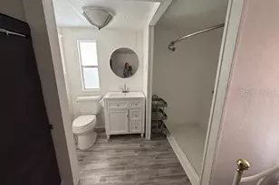 605 Sunnyside Dr, Wildwood, FL 34785 - Photo 9