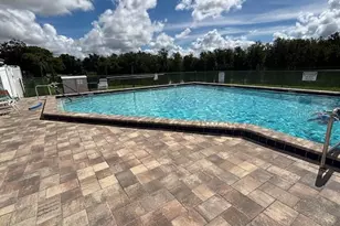 605 Sunnyside Dr, Wildwood, FL 34785 - Photo 17