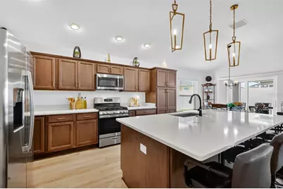 6649 Tammy Lane, The Villages, FL 34762 - Photo 5