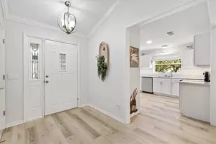 515 Loma Paseo Dr, Lady Lake, FL 32159 - Photo 5