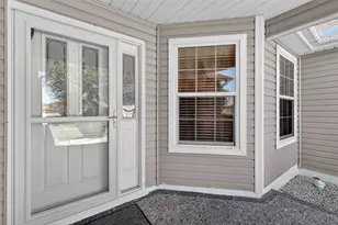 8294 SE 177th Winterthur Loop, The Villages, FL 32162 - Photo 5